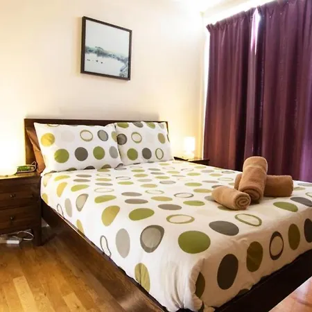 Bright & Spacious In Historic District Διαμέρισμα